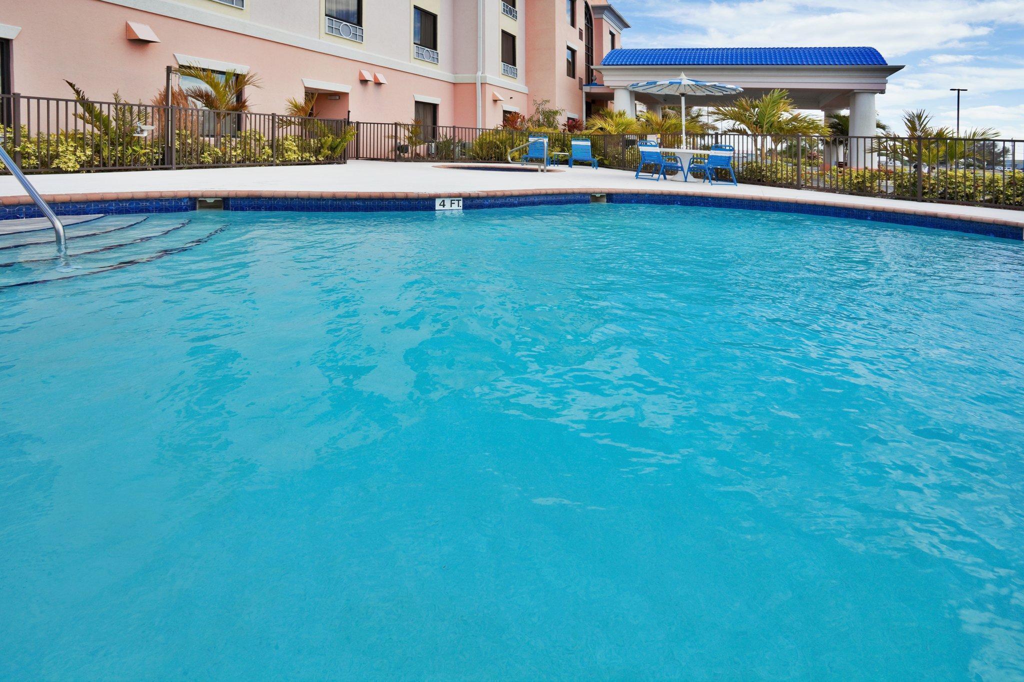 Holiday Inn Express Lake Okeechobee By Ihg Bagian luar foto